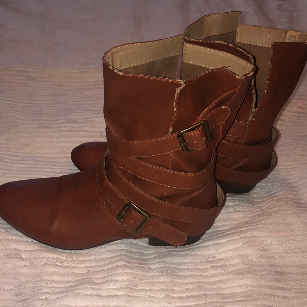 Low slip on boots